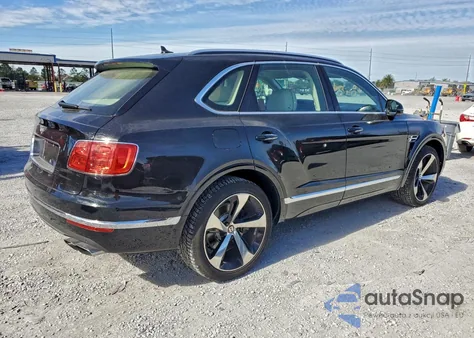 2020 Bentley Bentayga z USA, uszkodzony, nr VIN SJAAM2ZV0LC027884